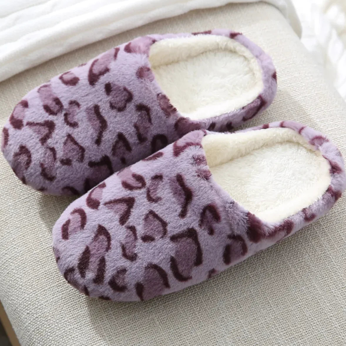 Ultra-Soft Leopard Print Indoor Slippers