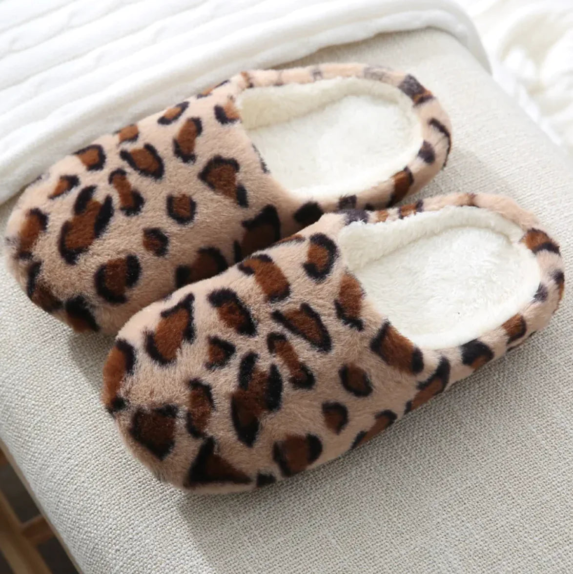 Ultra-Soft Leopard Print Indoor Slippers