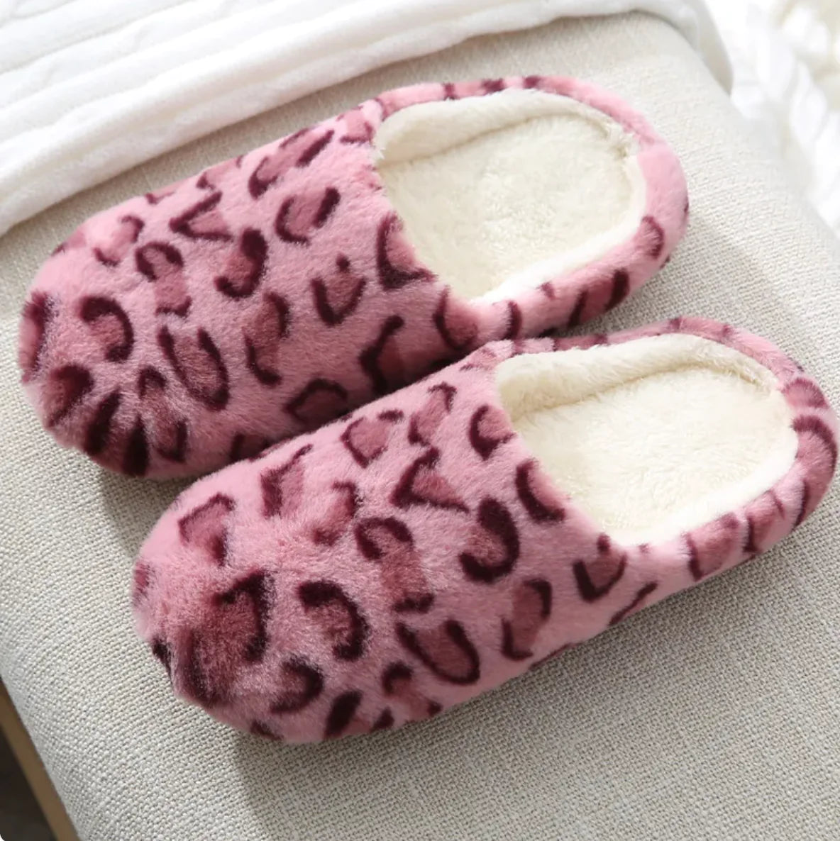 Ultra-Soft Leopard Print Indoor Slippers